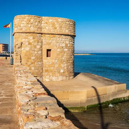 Apartment Comfortable Spacious Family House, Large Terrace And Garden, And Bars Torrevieja