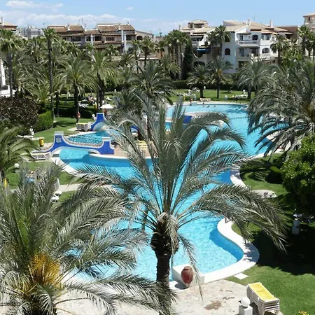 Comfortable Spacious Family House, Large Terrace And Garden, And Bars