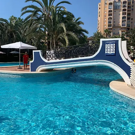 Apartment Comfortable Spacious Family House, Large Terrace And Garden, And Bars