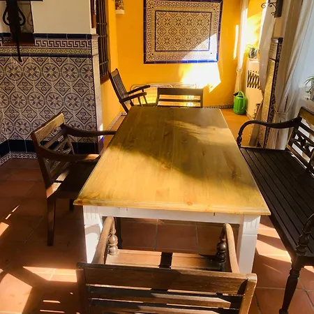 Apartment Comfortable Spacious Family House, Large Terrace And Garden, And Bars *