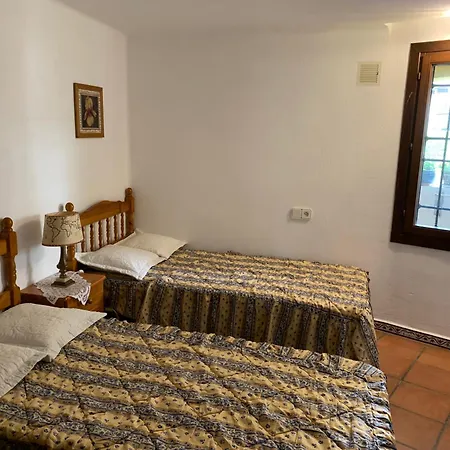 Comfortable Spacious Family House, Large Terrace And Garden, And Bars * Torrevieja
